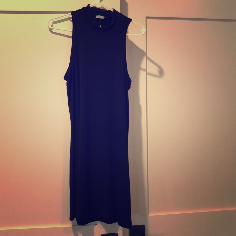 BRAND NEW!! Black Long Turtleneck Sleeveless Top